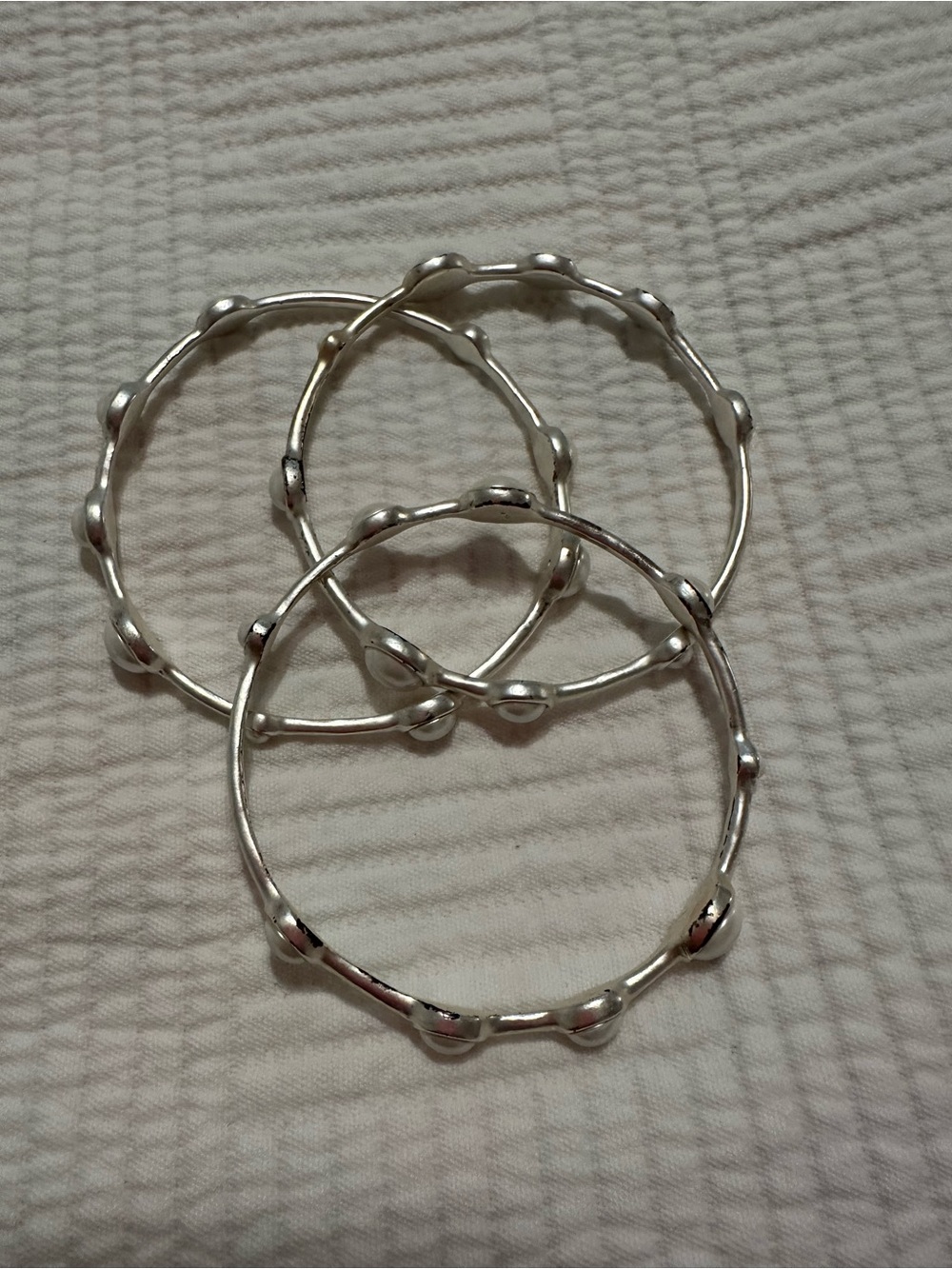 Silver and Pearl
Accent Bangle Bracelets - Set of 3
